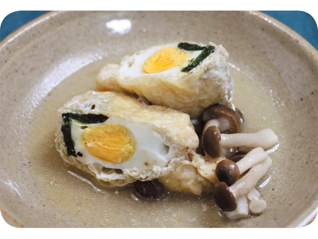 旬のホウレンソウを信田煮に。鶏がらの洋風スープで煮込めば、子どもが大好きな味に