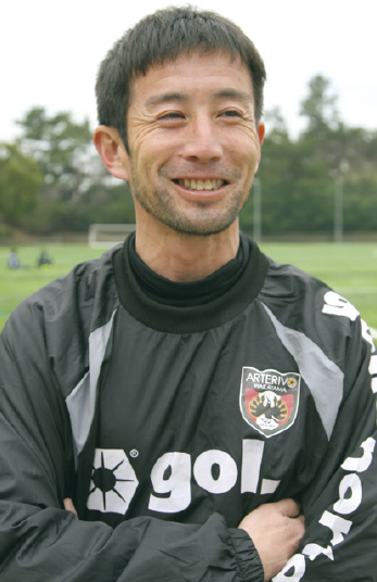 昭和49年1月12日生まれ。スペランツァFC大阪高槻などでコーチを努め、今季アルリーヴォの監督に就任