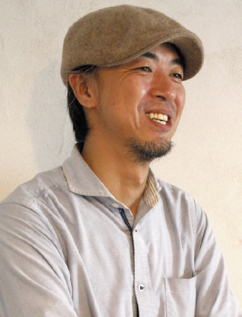 小川貴央さん有田市出身。まちづくり会社「サスカッチ」の代表。「Kisssh-Kissssssh映画祭」などを手がける