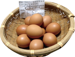 こだわりの卵を生産。長尾ファームの「かぐや」は甘さが自慢。おいしさを楽しむには、卵かけご飯で！
