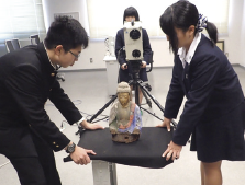 向きを変えながら３Ｄカメラで仏像を計測