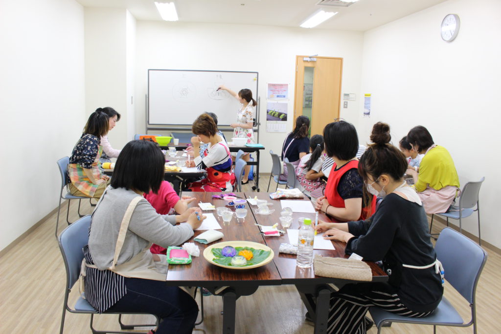 子どもから年配の方まで幅広い年代の人たちが参加