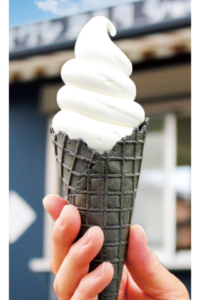 リビング和歌山6月4日号「オリジナリティーあふれる、ここだけの味わい 自家製ソフトクリーム_オワシミルクショップ」