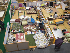 熊本地震・発生1カ月目の記録 写真家・照井四郎さんが復興支援展開催