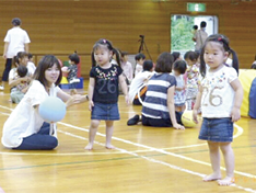 「ふたご・みつご大交流会」、10 月 15 日（土）に信愛女子短期大学で 多胎児子育て、喜びや悩み分かち合い