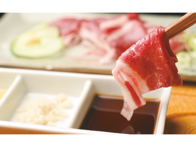 和歌山にいながら九州の味を堪能！ おすすめは、熊本直送の新鮮馬肉