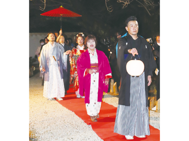 和歌山城の天守閣<br/>夜間の貸し出しスタート<br/>和装結婚式などのイベントに活用できる