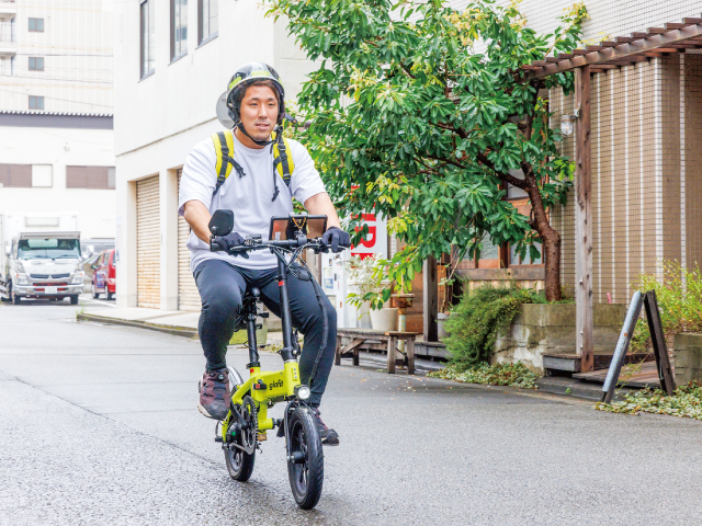 ドライバーが駐車場に向かいます。なお、車に積めるスペースがないと回答した場合は、電動バイクではない提携の運転代行業者が来ます