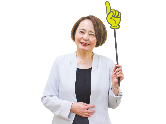 カール友波さん