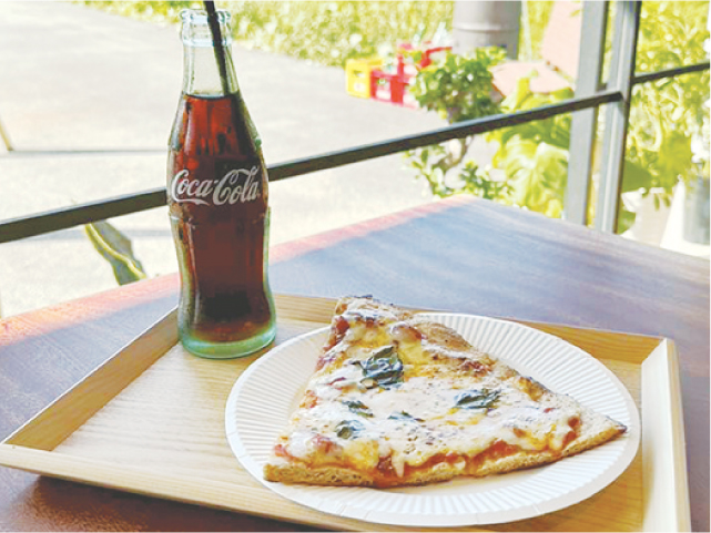 6 PEACE PIZZA(シックス・ピース・ピザ)