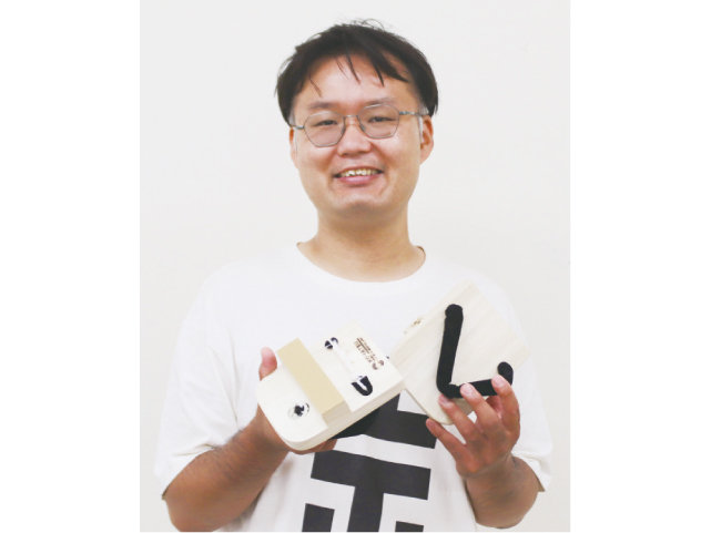 子どもから大人まで幅広い世代で取り入れられるトレーニング<br/>一本歯下駄で体幹とバランスを鍛える<br/>8月1日(土)と9月16日(水)にリビングカルチャー倶楽部で講座も